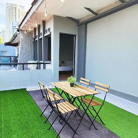Gurney Coast Guest House By Sky Hive George Town Ngoại thất bức ảnh